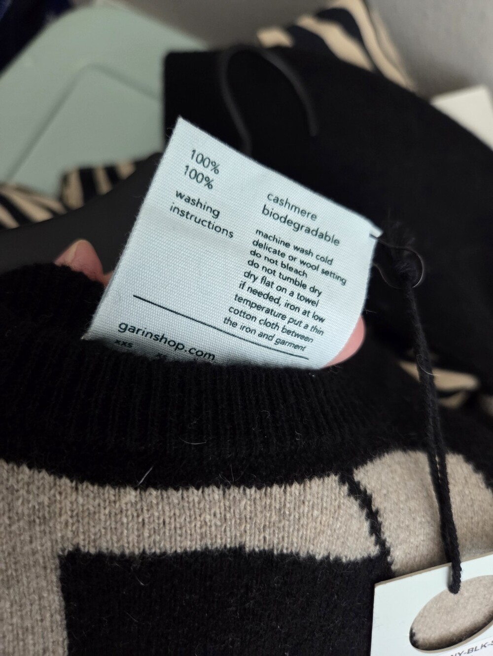 Garin the New Yorker Cashmere Sweater in Black size S NWT - Picture 5 of 5